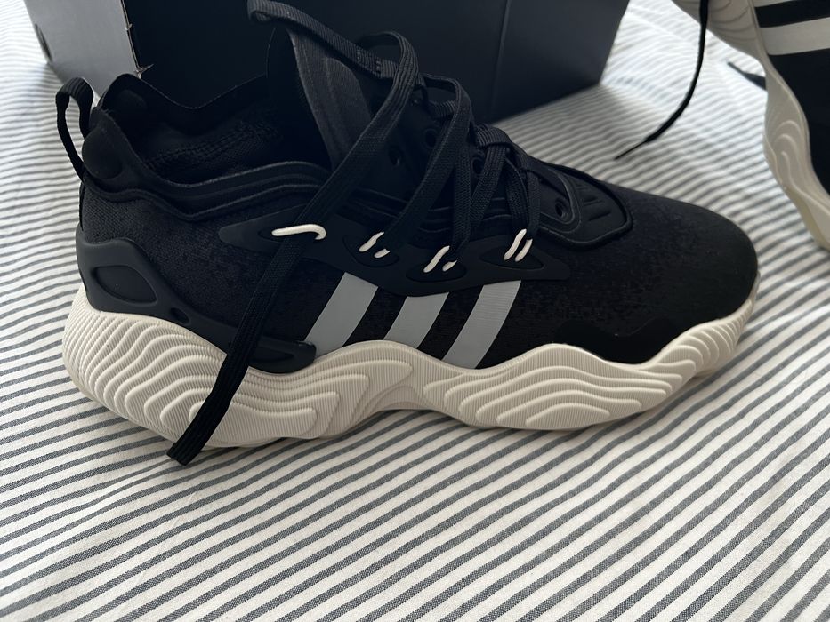 Tenis Adiadas Trae Yong 3 Basquetebol.