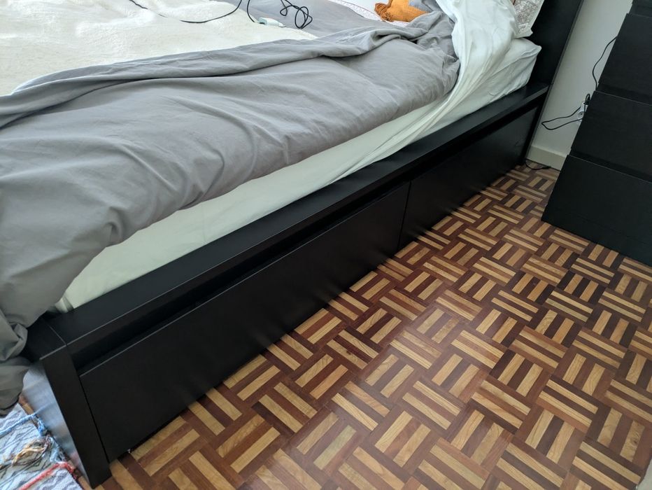 Cama IKEA Malm c/ 4 gavetões + estrado 140x200cm