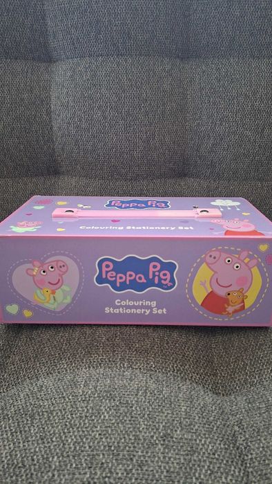 Tytuł: Peppa Pig Zestaw Artystyczny do Malowania w Walizce – NOWY!