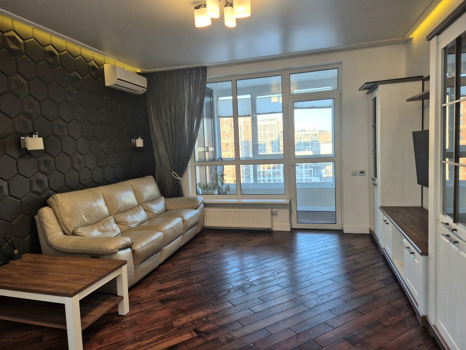 Оренда 2к.к-ра 80,2м2 Варшавський/Варшавский.Євроремонт.Генератор