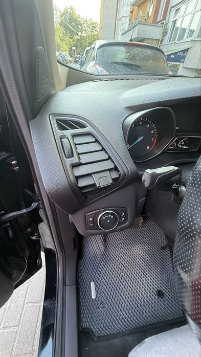 Ford escape 2017р.