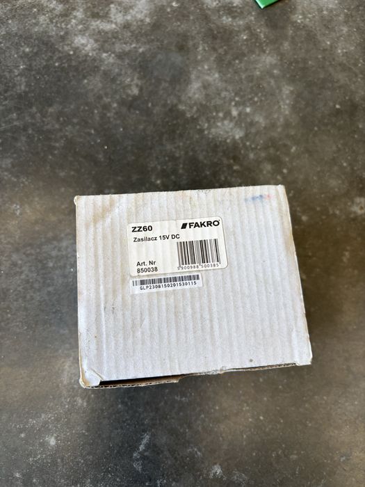 Oryginalny zasilacz FAKRO ZZ60 15V DC – NOWY, nieużywany