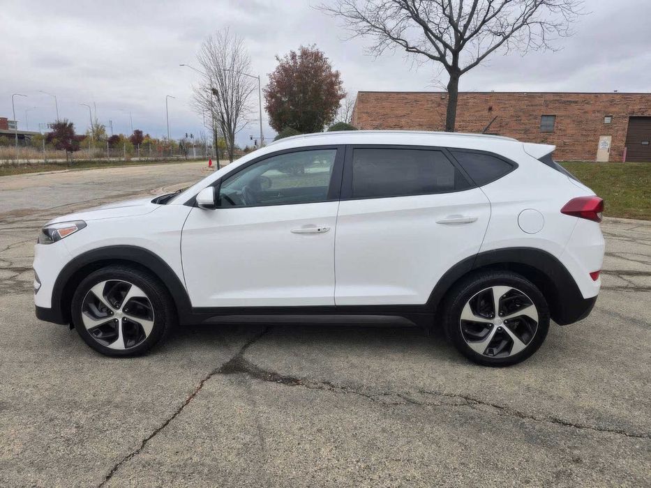 Hyundai Tucson Sport      2016