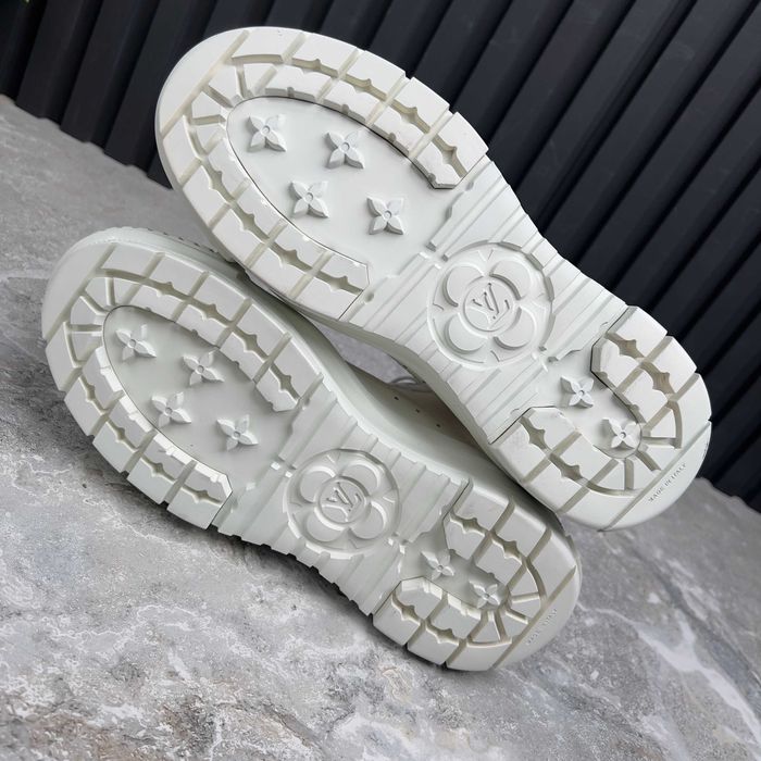 Louis Vuitton Squad Monogram Converse Жіночі кросівки оригінал 39 EUR