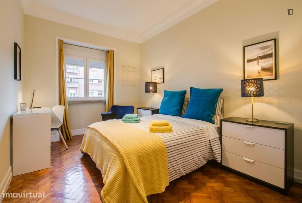 Quarto - localizado em Roma-Areeiro Lisbon