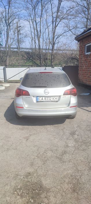 Продам Опель Астра  j sports turer рестайл