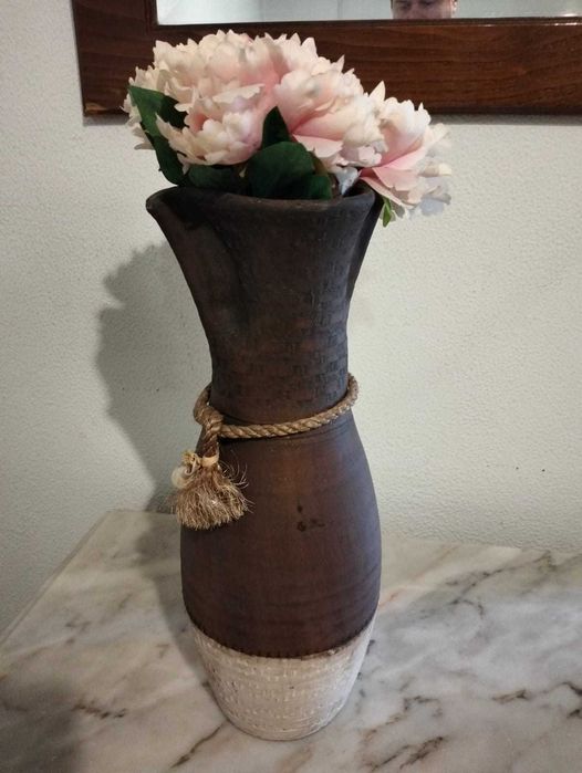 Jarro de Flores de Barro