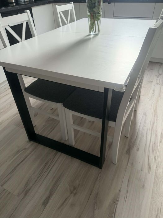 Stół      biały okazja