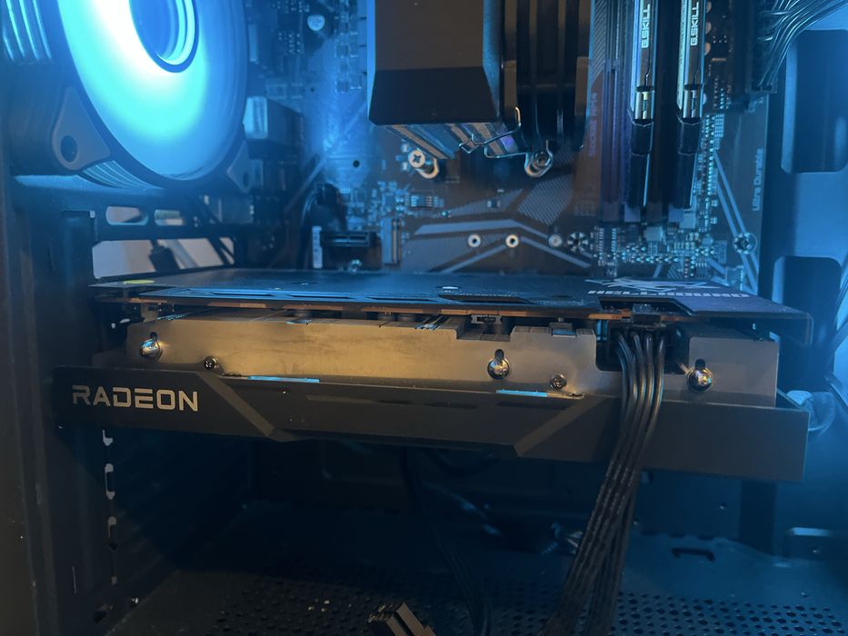 Rx 6650XT 8gb como nova (ver descricão)