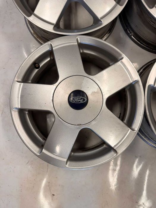 Felgi Aluminiowe FORD 4x108 6J x 15'' ET - 52,5 Ford Oryginał