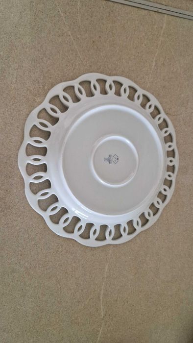 Prato decorativo de porcelana, T. Limoges, pintado à mão