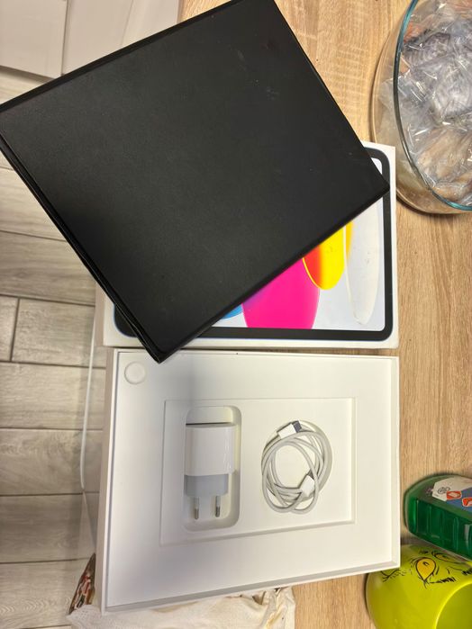 iPad 10 gen 64 GB,stan bdb,komplet.