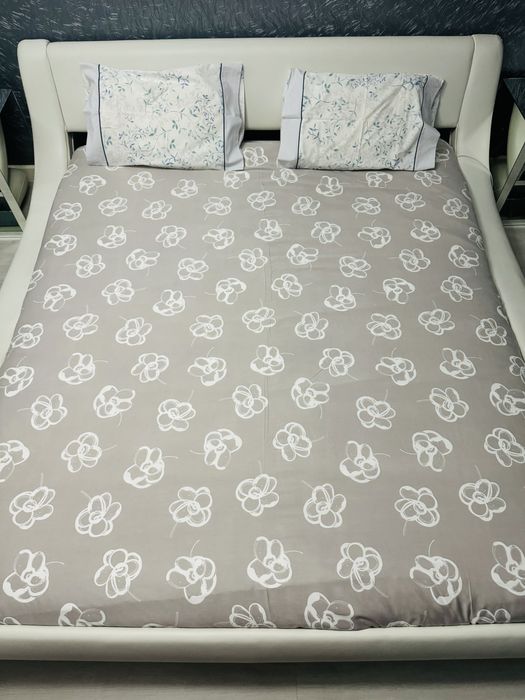 Cama King Size Moderna com Colchão Viscoelástico - 75% de Desconto!