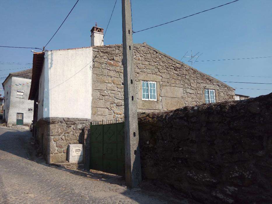 Casa para restauro com terreno Distrito de Viseu