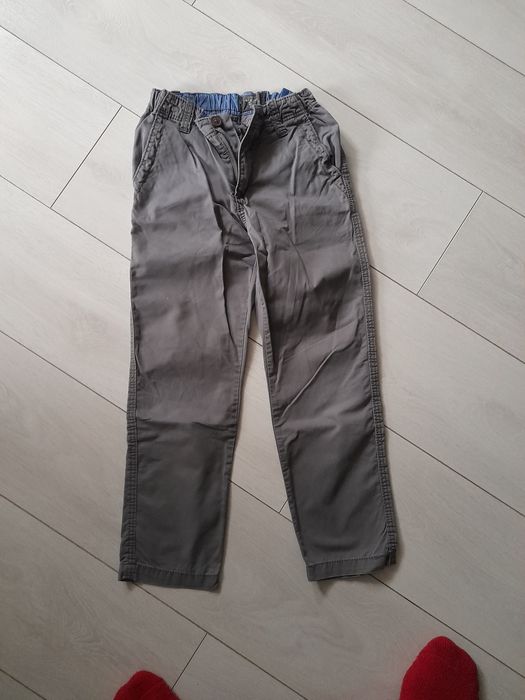 Sweter 122 spodnie hm komplet