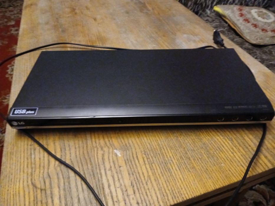 odtwarzacz DVD LG model DVX392.