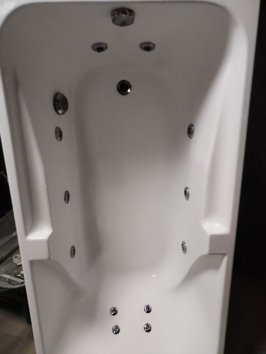 Гідромасажна ванна