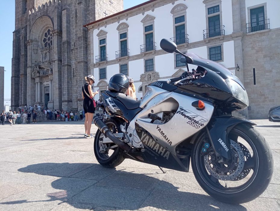 Yamaha thunderace 1000 ano 2000 com 42000 klm