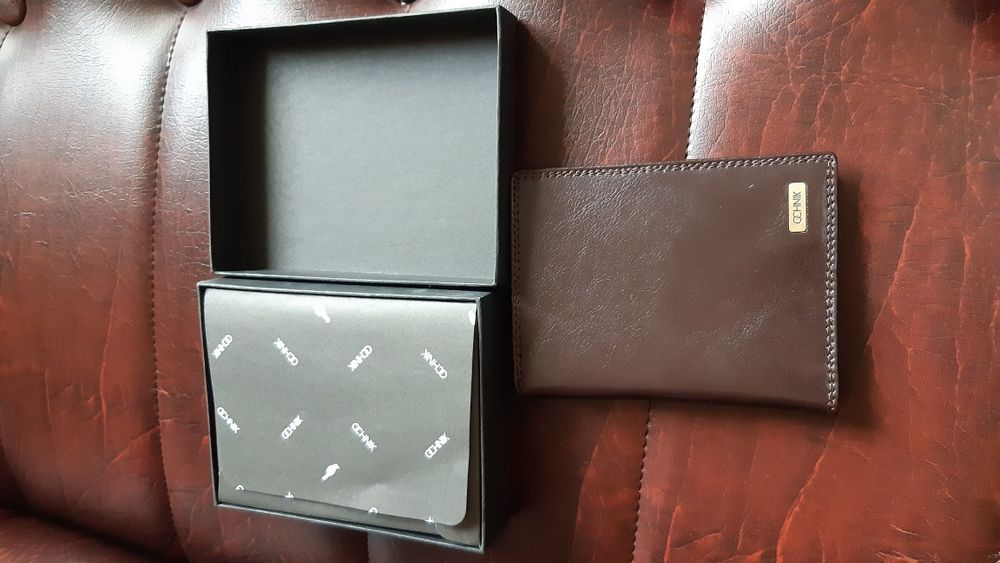 Skórzane etui na dokumenty