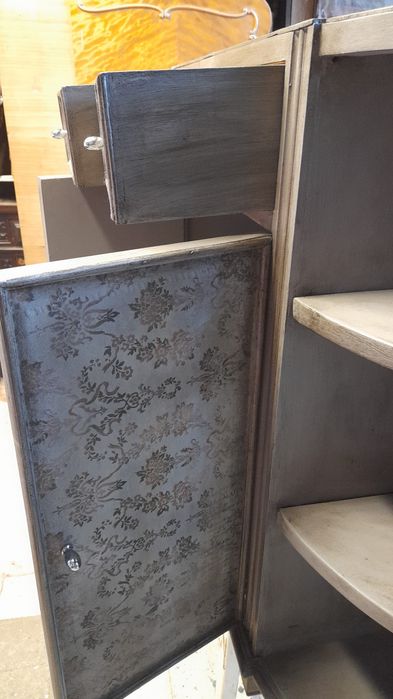 Móvel de encostar cinza