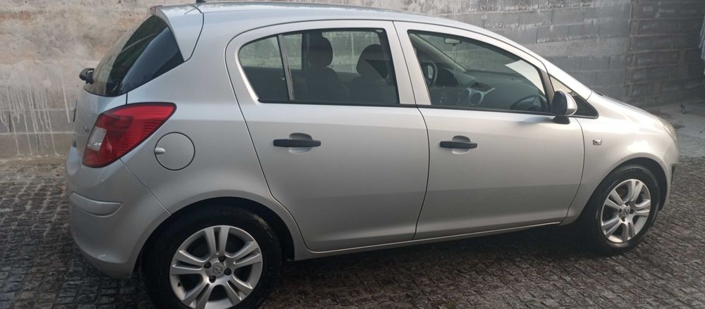 Opel Corsa 1.3 CDTI. Edição limitada 4 lugares. Apenas 32€ selo.
