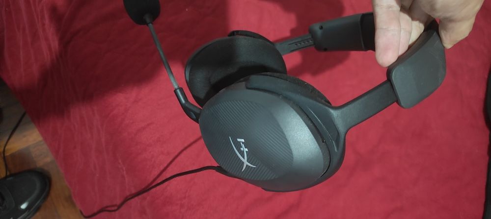 Fones HyperX — Microfone, confortáveis, tudo a funcionar