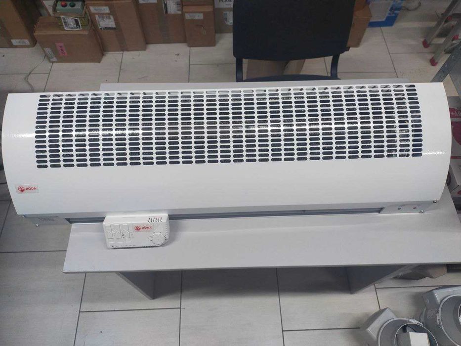 Продам якісну повітряну завісу RODA