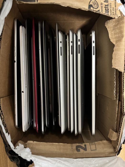 10кг планшетів, apple і інші