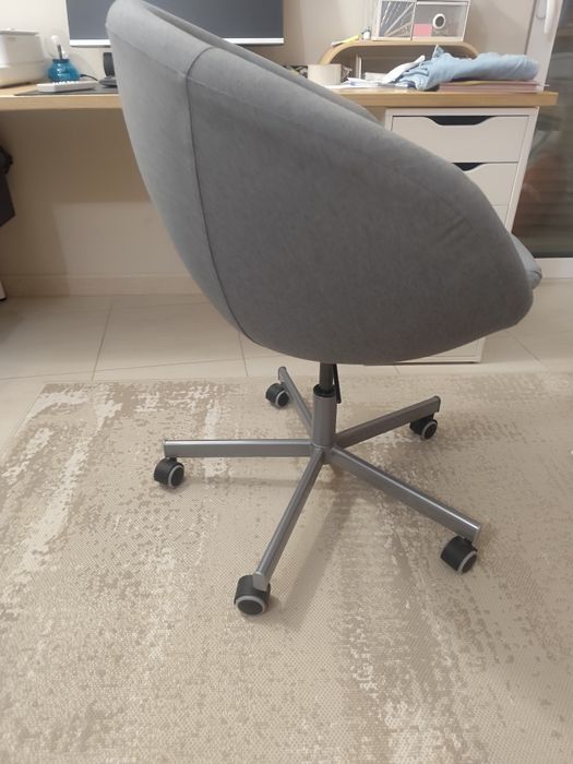 Cadeira em ótimas condições.