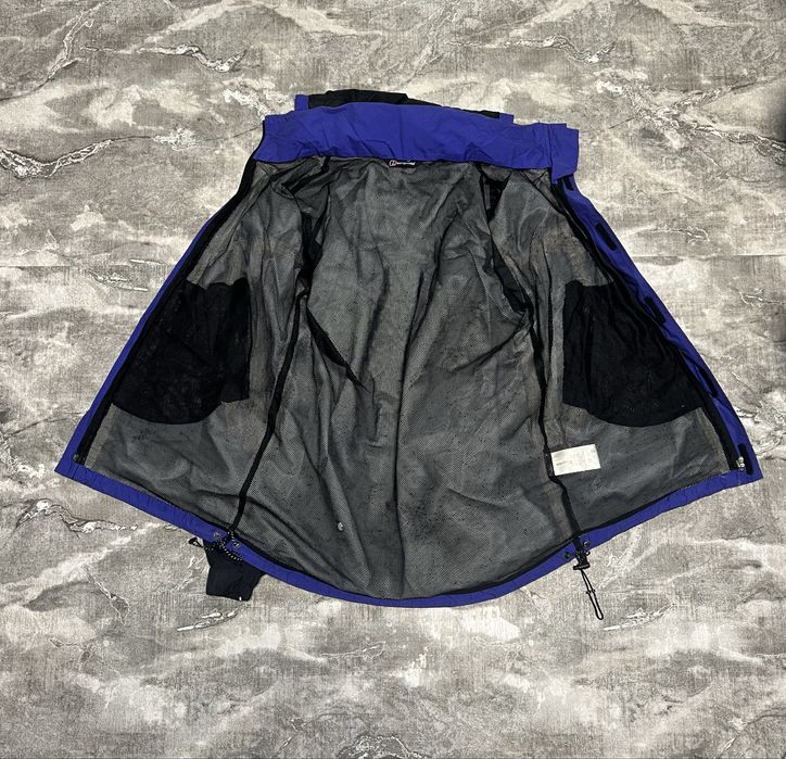 Класна ! Куртка Berghause на мембрані