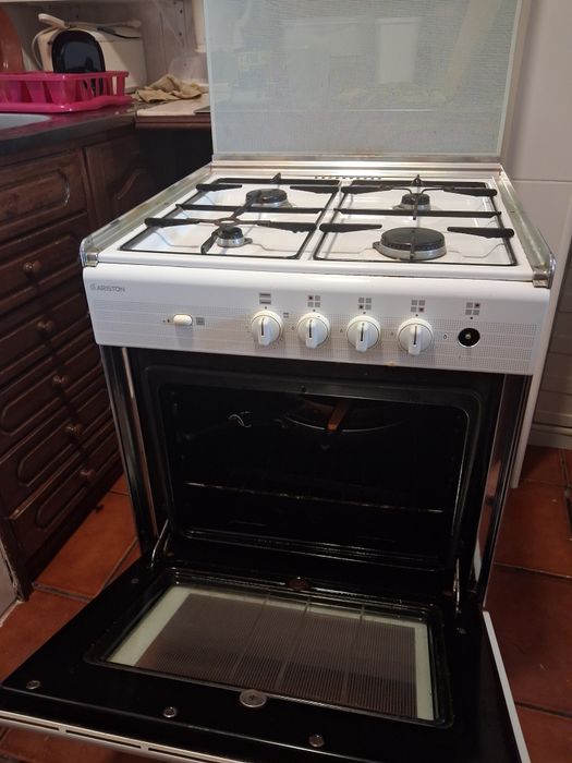 Fogão com forno a gás