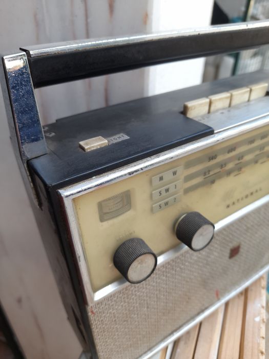 Radio portátil National anos 60