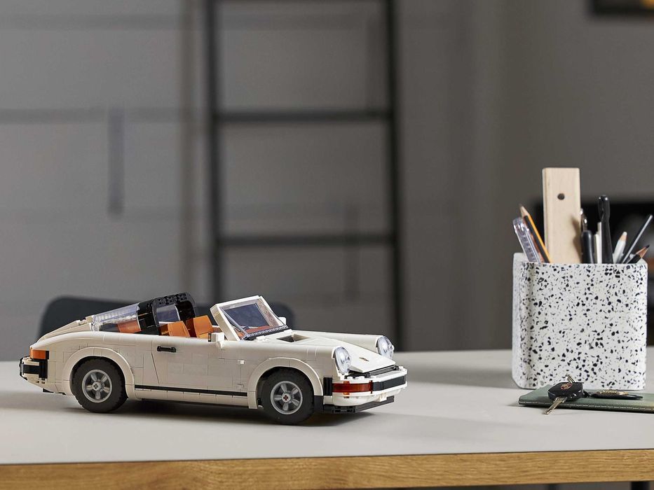 O kit de construção LEGO® Porsche 911 novo (selado)