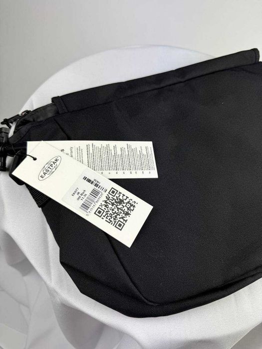 Сумка через плече EastPak Delegate 008 20L(Чорний, Сірий)