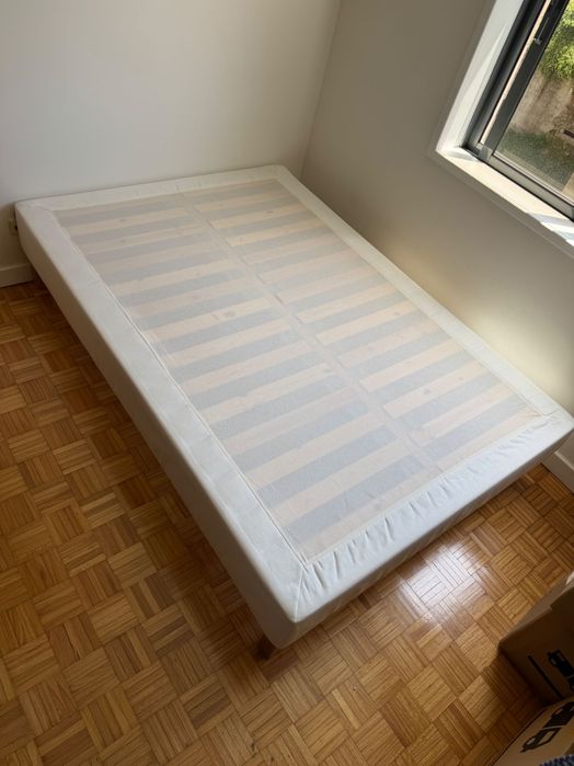 Base de Cama - Sommier IKEA LYNGÖR com pés