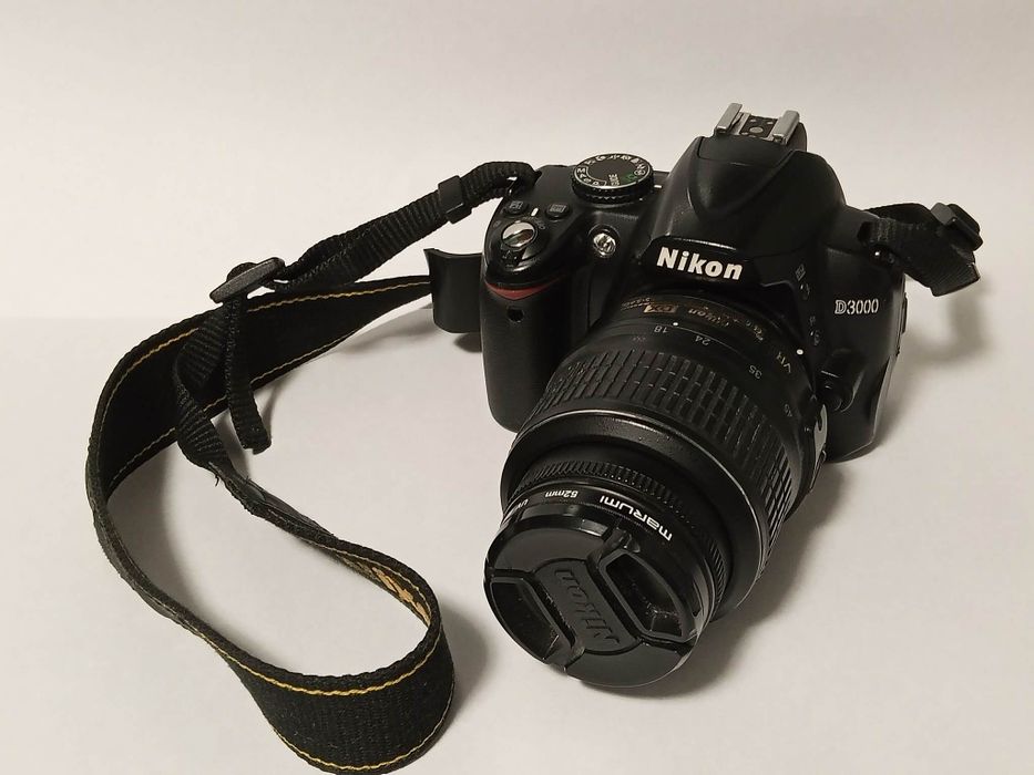 Nikon D 3000 + 18-55 mmVR  bdb stan plus obiektyw