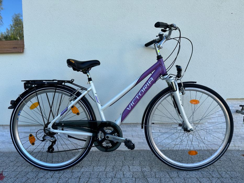 Rower VICTORIA - Trekkingowy, koła 28, alu, 2x amor, prądnica w kole