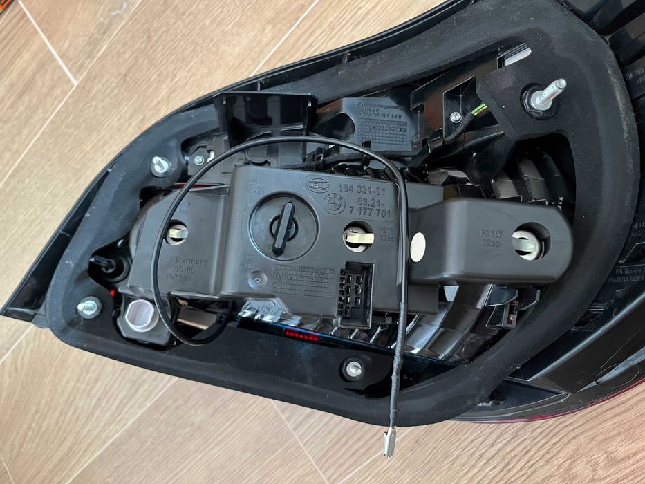 Farolins Traseiros BMW E60 LCI (OEM Hella)