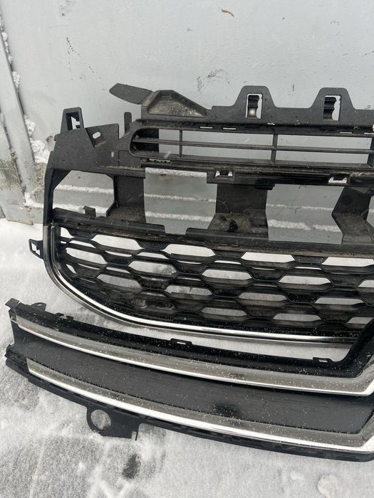 Citroen c4 grand picasso решітка радіатора.