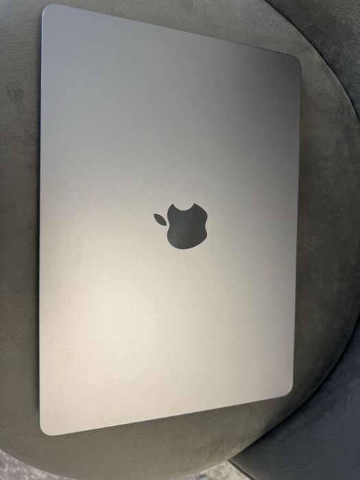 Macbook air m2 8 512 gb.