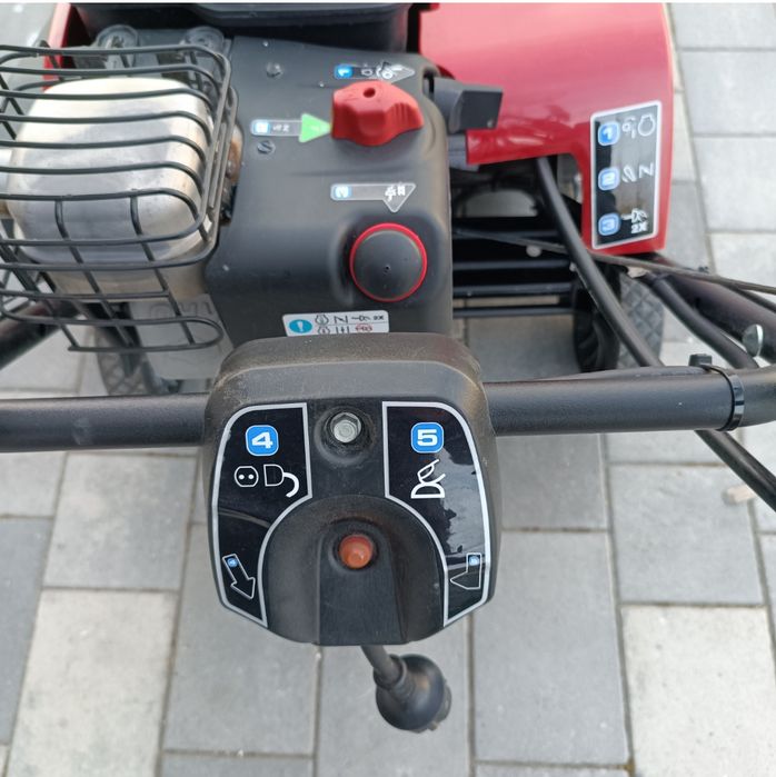 Odśnieżarka Canadiana silnik spalinowy rozruch elektryczny.Polecam