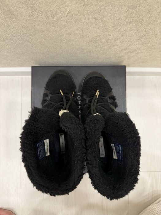Tommy Hilfiger жіночі чорні місяцеходи TOMMY TEDDY SNOWBOOT
