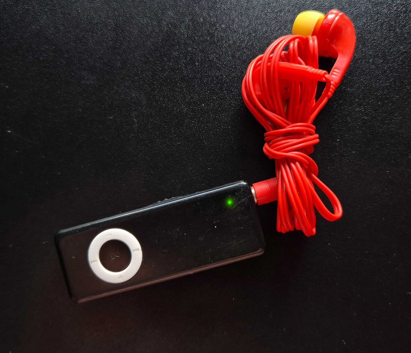Fajny maly przenośny odtwarzacz MP3 4GB! BEZ EKRANU na jacka! Unikat