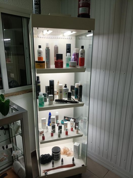 Vitrine de vidro com chave