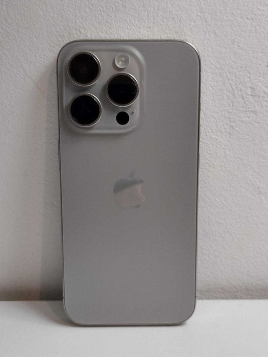 iPhone 15 Pro 128GB – Titânio Natural