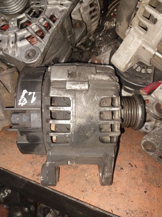 Генератор Рено трафік Опель віваро  1.9 2.0 2.5мот