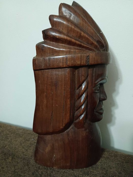 Drewniana figura popiersia indianskiego wodza - 110 zł