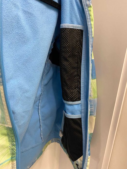 Куртка софтшел  Alpine pro XS,  яркая, удобная, подойдет для ребенка.