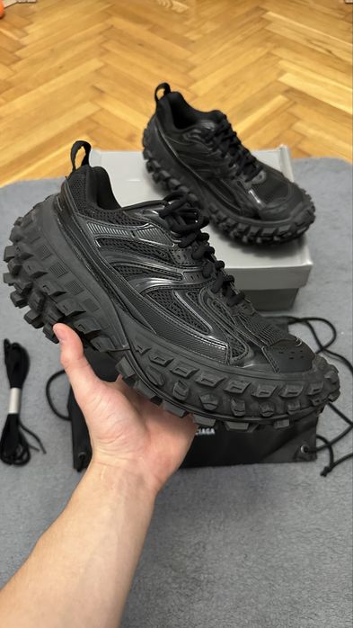 BALENCIAGA スニーカー 42 ブラック defender BALENCIAGA スニーカー defender 42