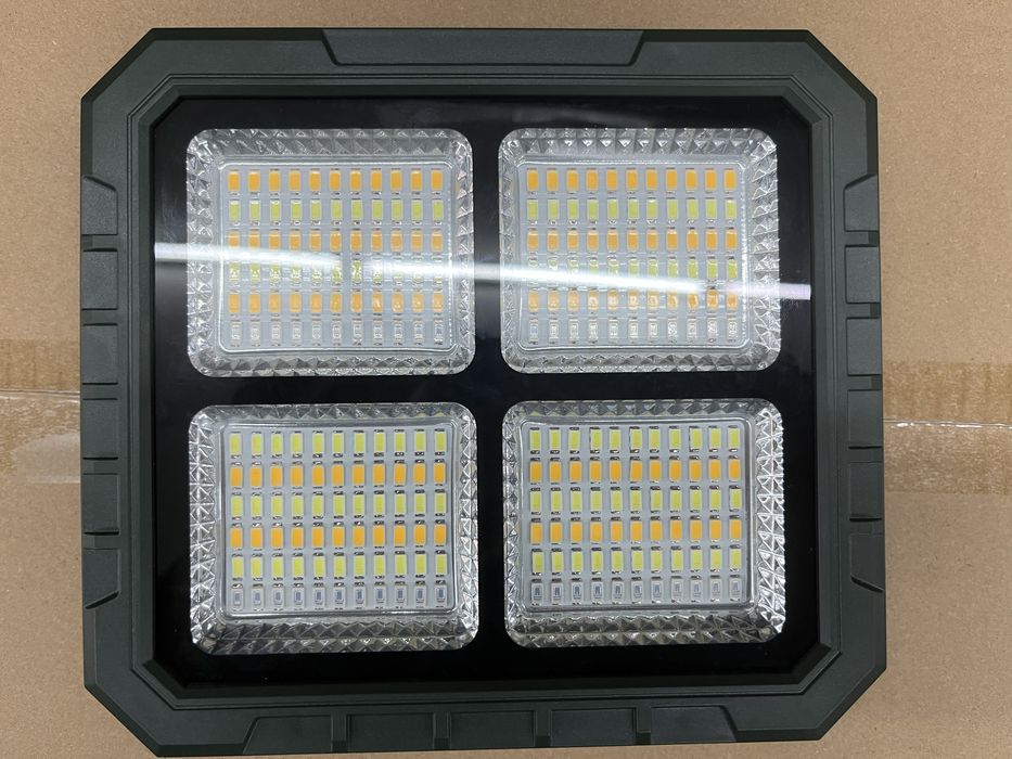 Holofote led e solar a bateria litio  maxima autonomia e potencia